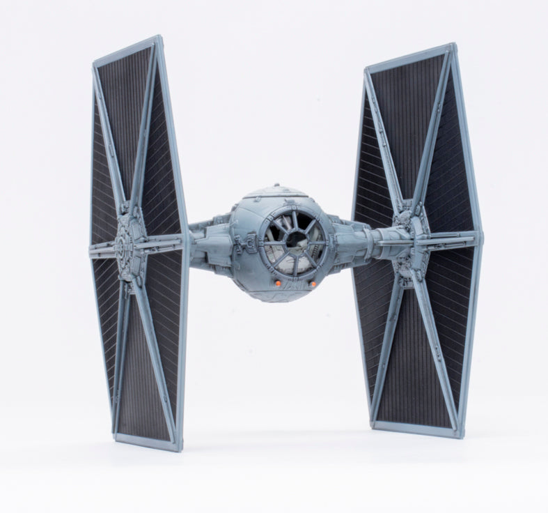 Star Wars: A New Hope TIE Fighter AMT 1/ 48 Model Kit (Toys)