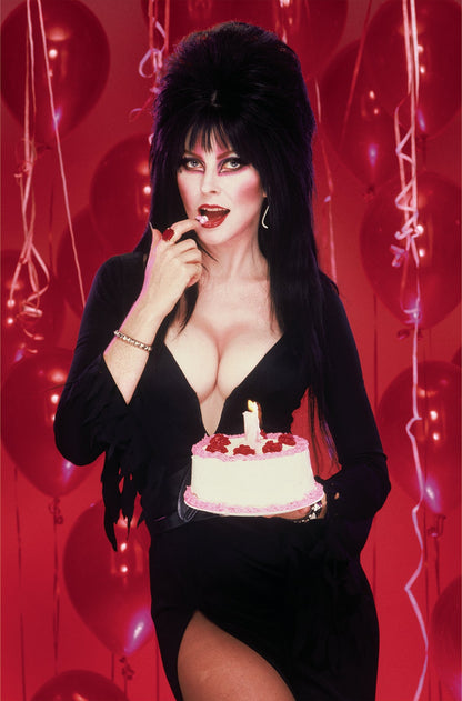 Elvira Meets Hp Lovecraft #5 G 1:15 Photo Virgin Variant (06/19/2024) Dynamite