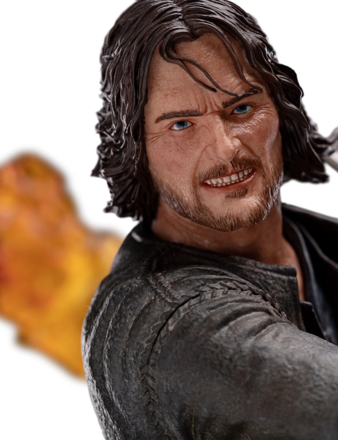 WETA Workshop Figures of Fandom: The Lord of The Rings Trilogy Aragorn 1/8 Scale Statue (Statue)