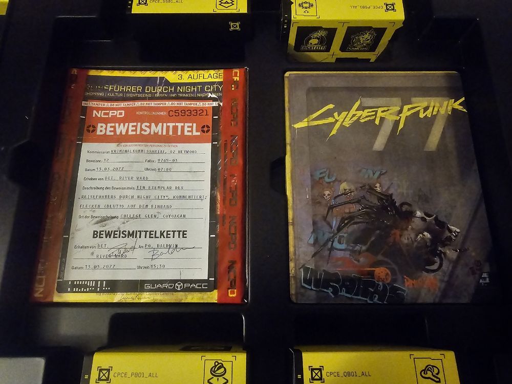 Cyberpunk 2077 Collector's Edition Brief Case (PlayStation 4)