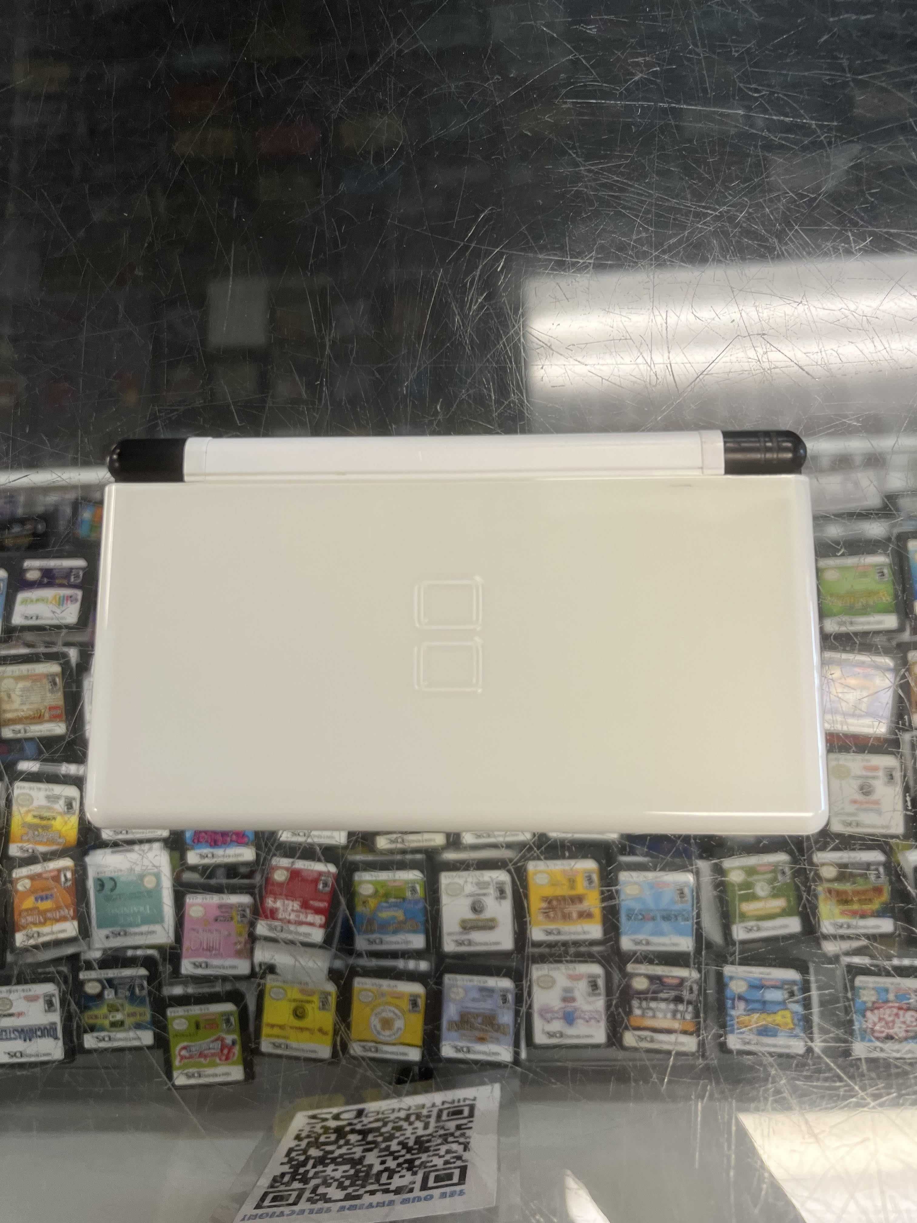 Reshelled Nintendo DS Lite With White & Black Shell (Nintendo DS