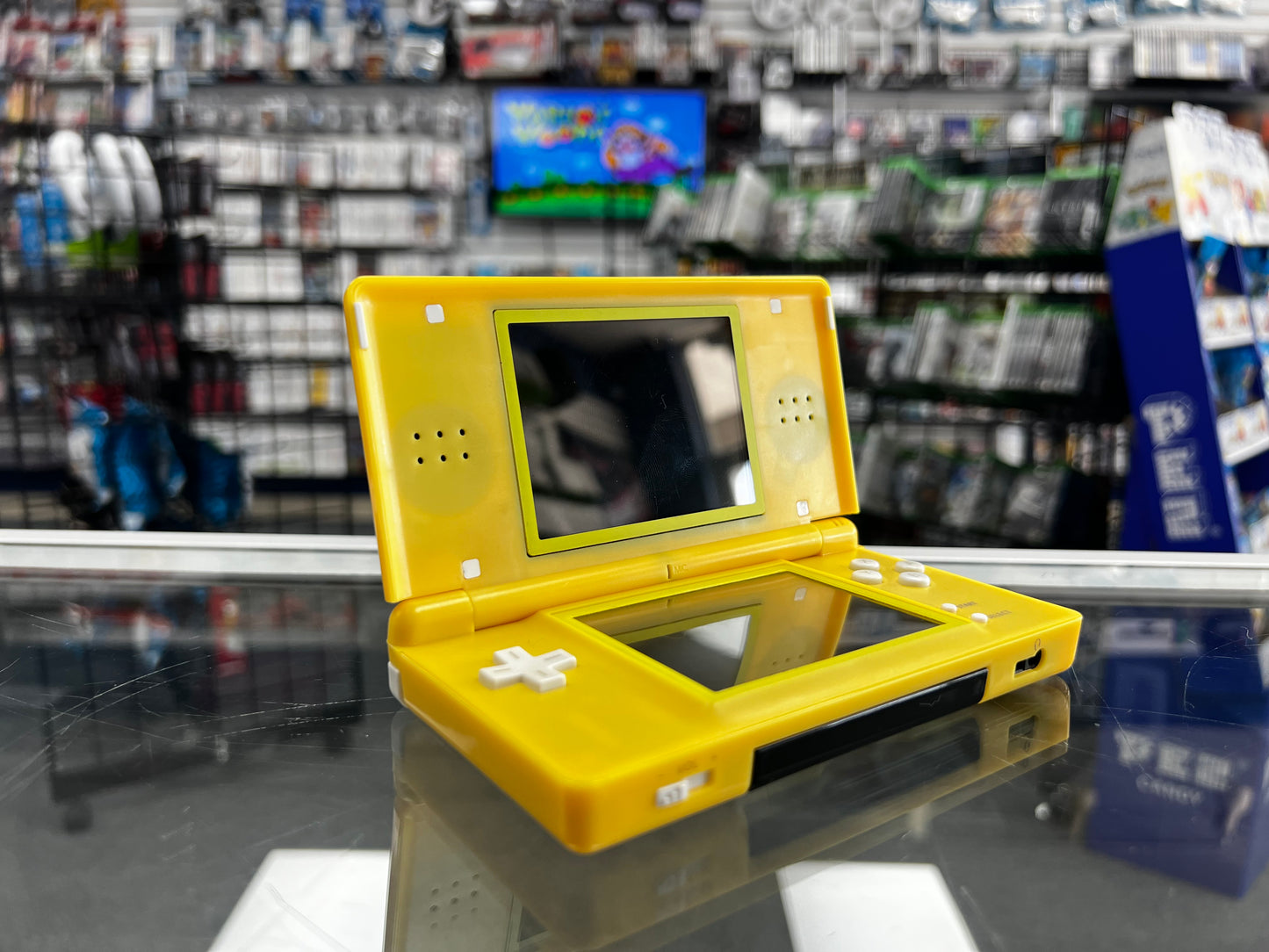 Custom Nintendo DS Lite With Yellow & White Pikachu Shell (Nintendo DS)