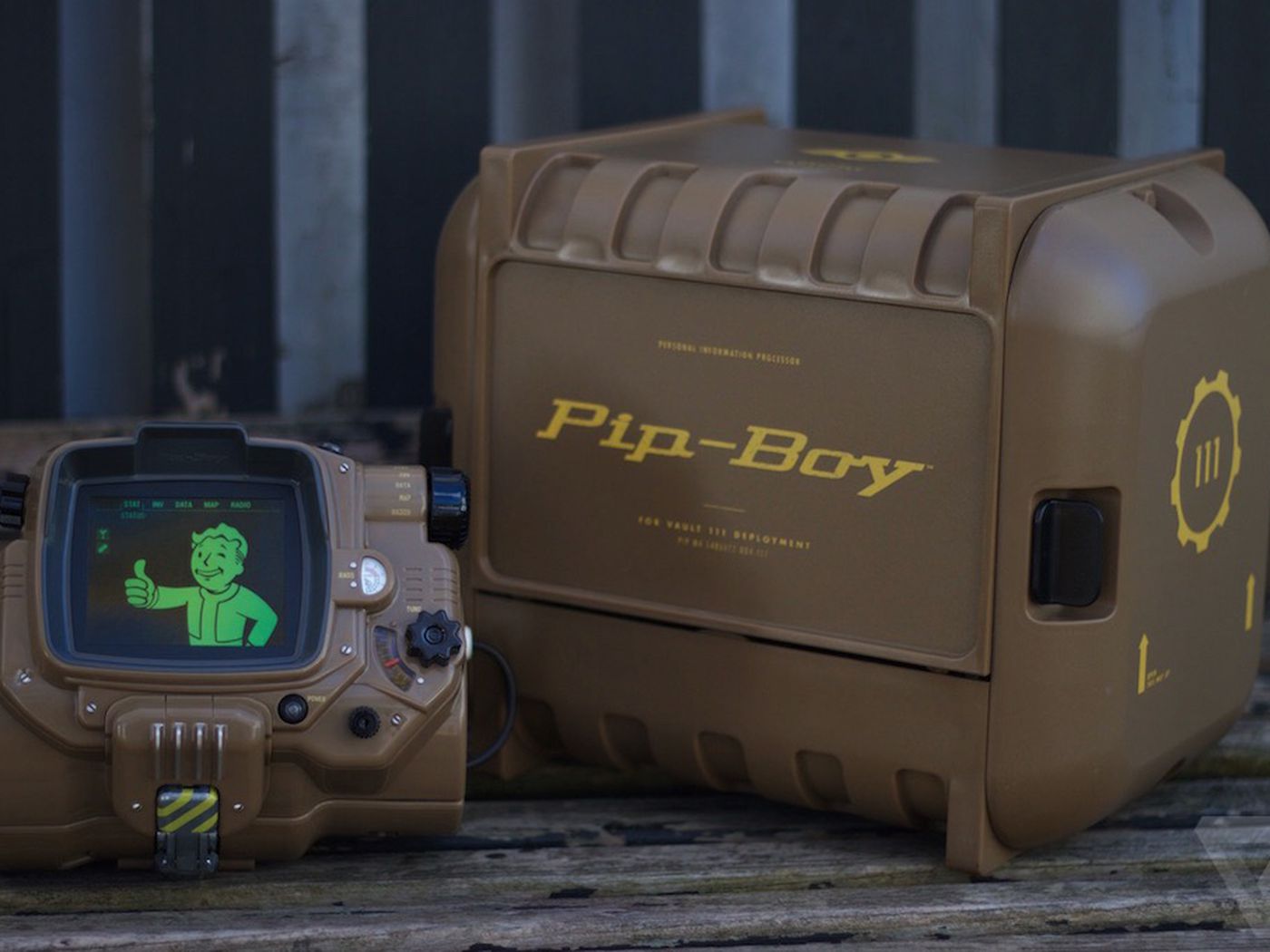 Fallout 4 And Pip-Boy Bundle (Playstation 4)